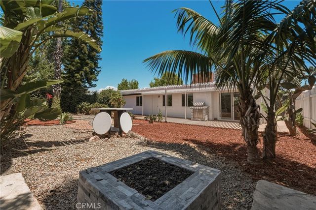 2107 Pomona, Costa Mesa, CA 92627