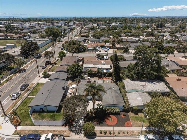 2107 Pomona, Costa Mesa, CA 92627