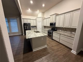 135 Bloomhill Place, Magnolia, TX 77354