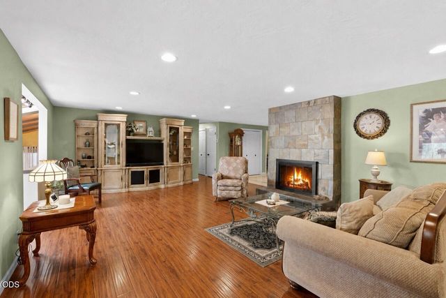 1769 Serenity Drive, Medford, OR 97504