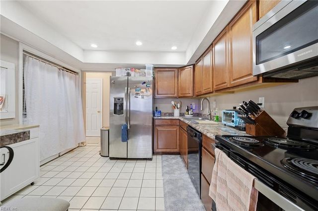 4036 Lake Ridge CIR, Virginia Beach, VA 23452