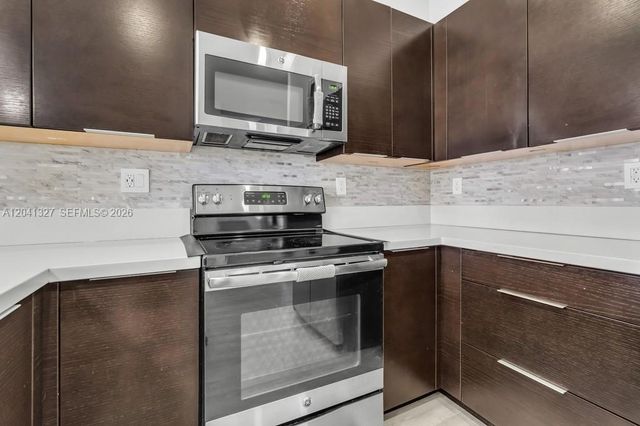 3401 W 94th Ter, Hialeah, FL 33018