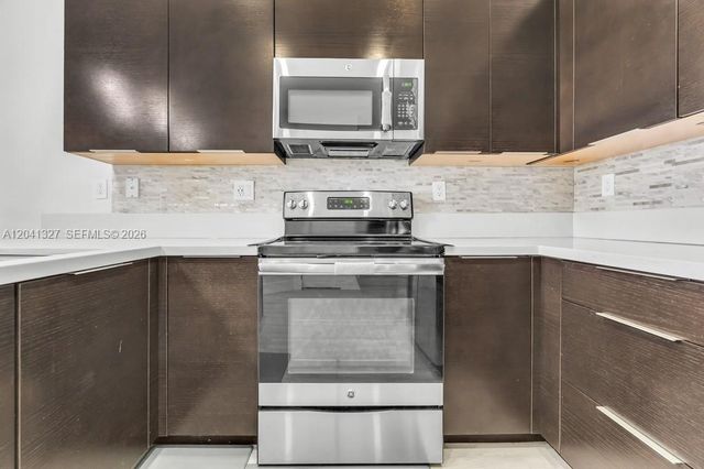 3401 W 94th Ter, Hialeah, FL 33018