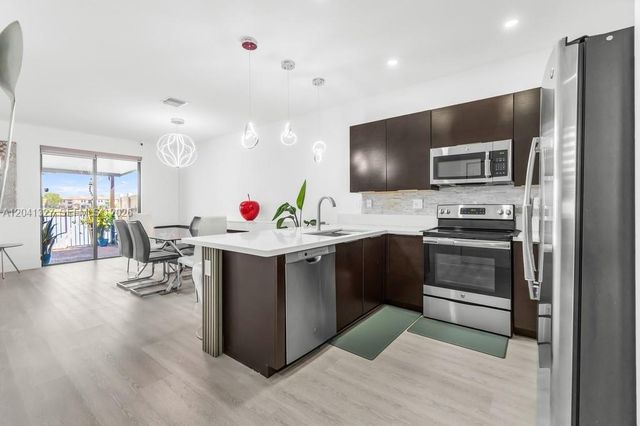 3401 W 94th Ter, Hialeah, FL 33018