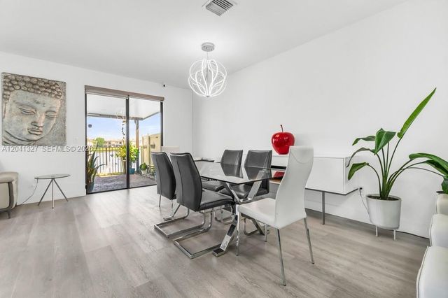 3401 W 94th Ter, Hialeah, FL 33018