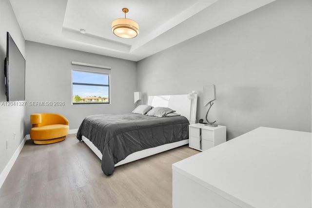 3401 W 94th Ter, Hialeah, FL 33018