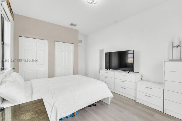 3401 W 94th Ter, Hialeah, FL 33018