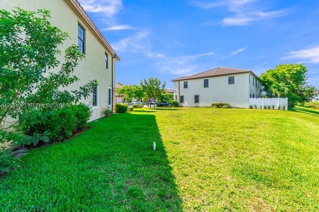 3401 W 94th Ter, Hialeah, FL 33018