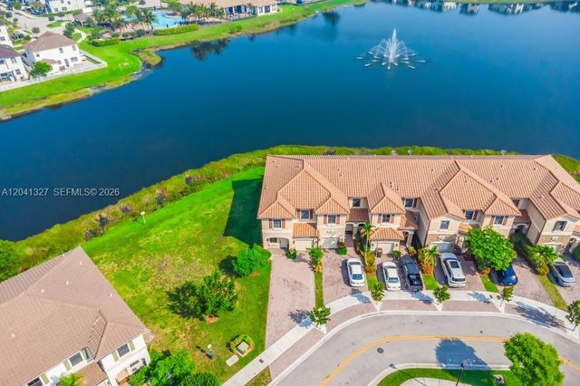 3401 W 94th Ter, Hialeah, FL 33018
