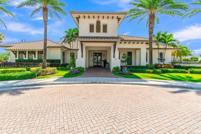 3401 W 94th Ter, Hialeah, FL 33018