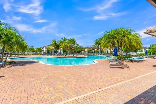 3401 W 94th Ter, Hialeah, FL 33018