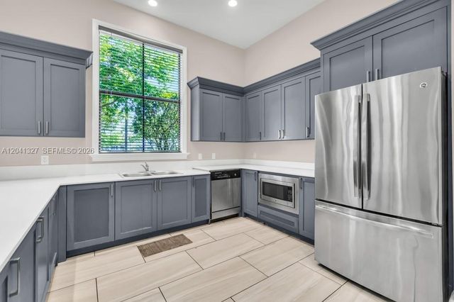 3401 W 94th Ter, Hialeah, FL 33018