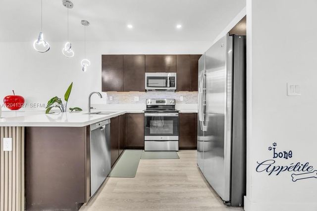 3401 W 94th Ter, Hialeah, FL 33018
