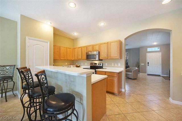 2518 Verdmont CT, Cape Coral, FL 33991