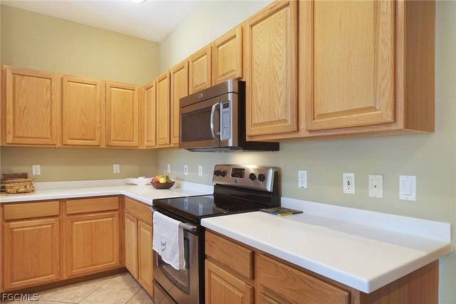 2518 Verdmont CT, Cape Coral, FL 33991