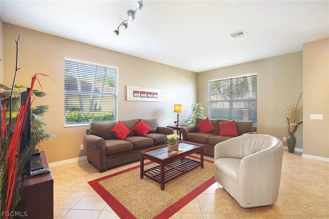 2518 Verdmont CT, Cape Coral, FL 33991