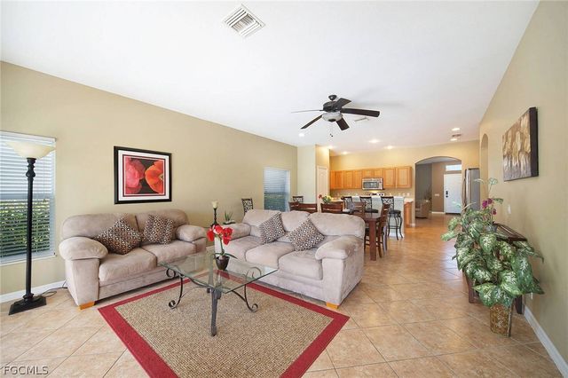 2518 Verdmont CT, Cape Coral, FL 33991