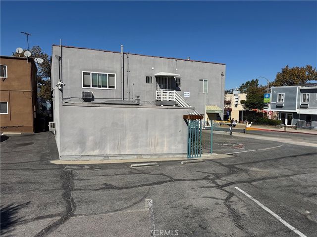 3026 PICO Boulevard, Santa Monica, CA 90405