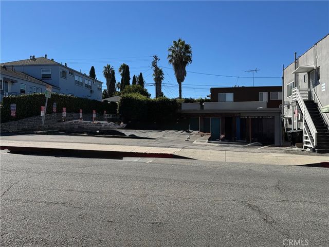 3026 PICO Boulevard, Santa Monica, CA 90405