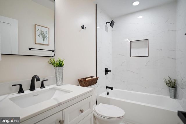 329 16TH ST SE, Washington, DC 20003