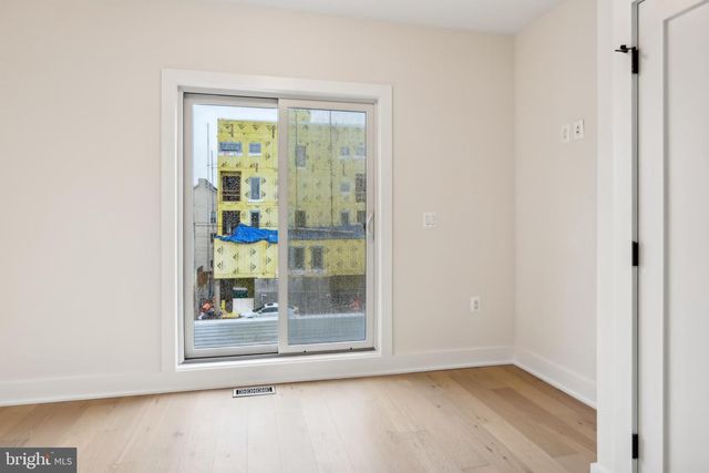 329 16TH ST SE, Washington, DC 20003