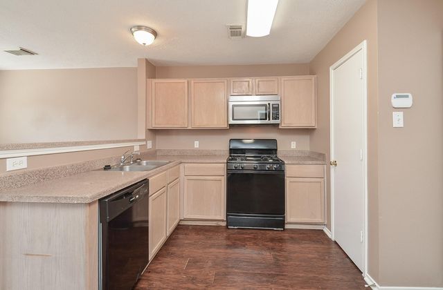 17327 Davenway Dr, Houston, TX 77084
