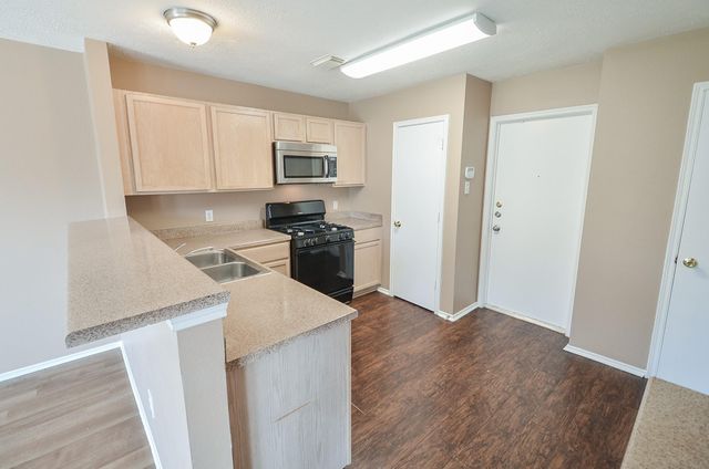17327 Davenway Dr, Houston, TX 77084