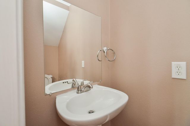 17327 Davenway Dr, Houston, TX 77084