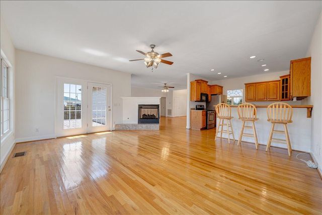 1619 Sterling Place CIR, Roanoke, VA 24012