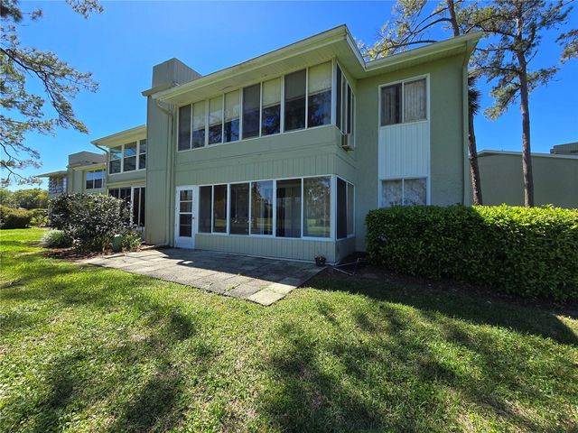 582 FAIRWAYS CIRCLE A, Ocala, FL 34472
