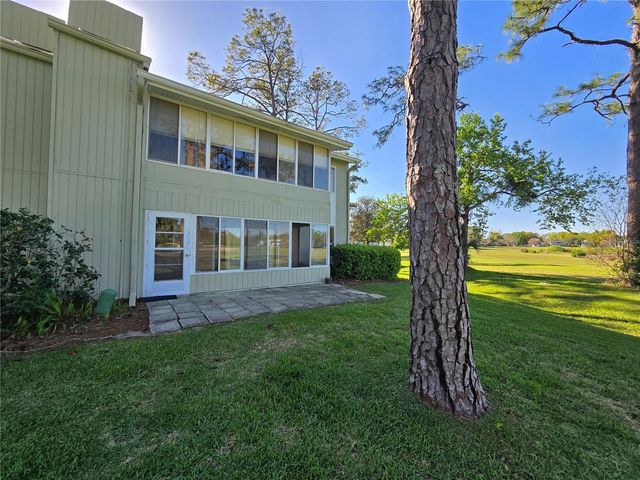 582 FAIRWAYS CIRCLE A, Ocala, FL 34472
