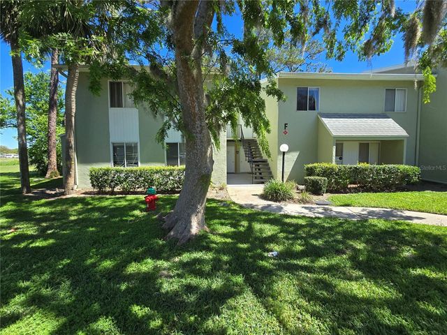 582 FAIRWAYS CIRCLE A, Ocala, FL 34472