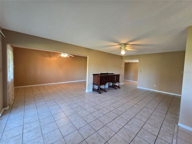 582 FAIRWAYS CIRCLE A, Ocala, FL 34472