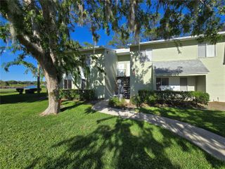 582 FAIRWAYS CIRCLE A, Ocala, FL 34472