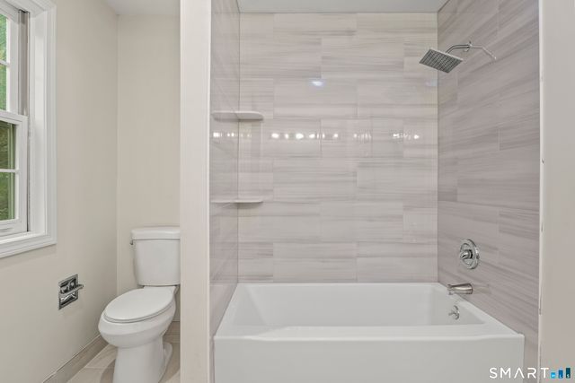 3845 Park Avenue 18, Fairfield, CT 06825