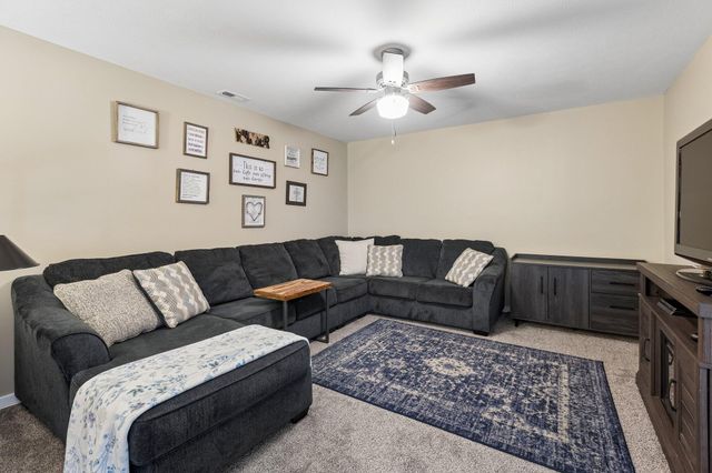 233 WALLACE Avenue, Council Bluffs, IA 51501