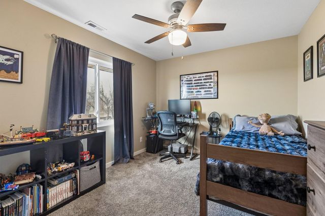 233 WALLACE Avenue, Council Bluffs, IA 51501