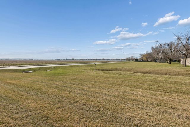 233 WALLACE Avenue, Council Bluffs, IA 51501