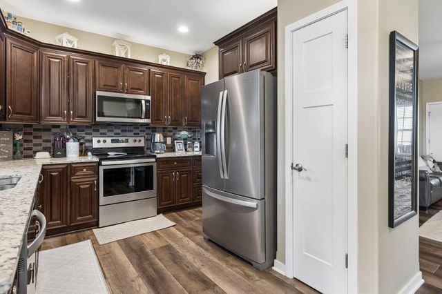 233 WALLACE Avenue, Council Bluffs, IA 51501