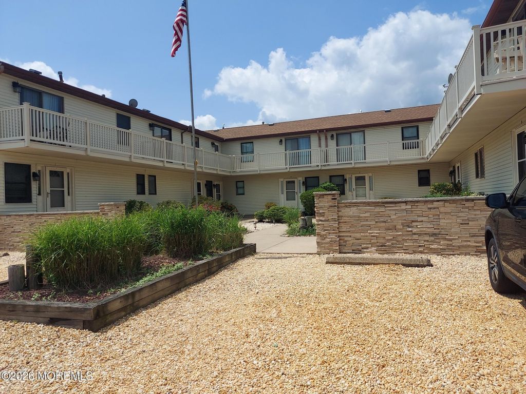 102 Grand Central Avenue 5, Lavallette, NJ 08735