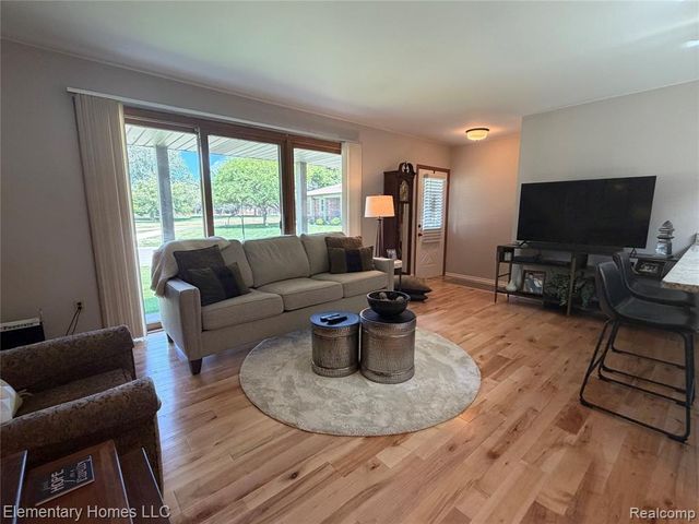 49459 Tarrytown Court, Utica, MI 48315