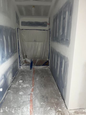 300 Old Mail Rd, Crossville, TN 38555