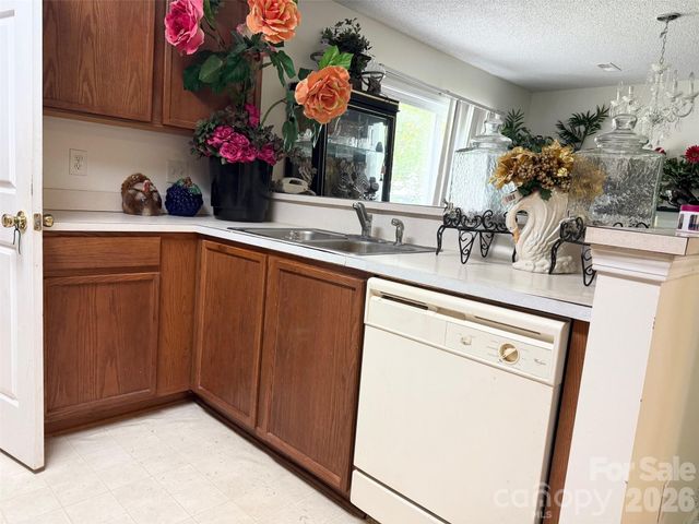 4046 W Fairmeadow Drive, Lancaster, SC 29720