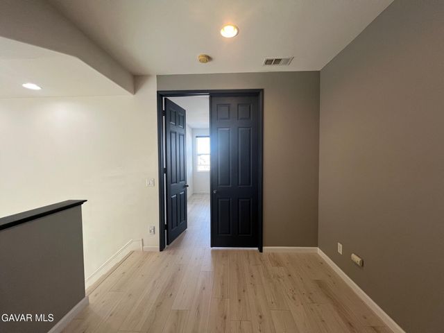 4111 Vahan Court, Lancaster, CA 93536