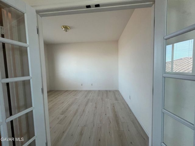 4111 Vahan Court, Lancaster, CA 93536