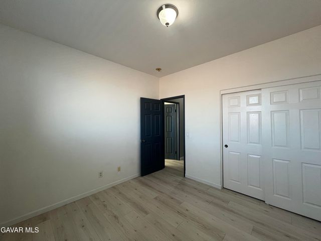 4111 Vahan Court, Lancaster, CA 93536