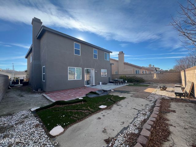 4111 Vahan Court, Lancaster, CA 93536