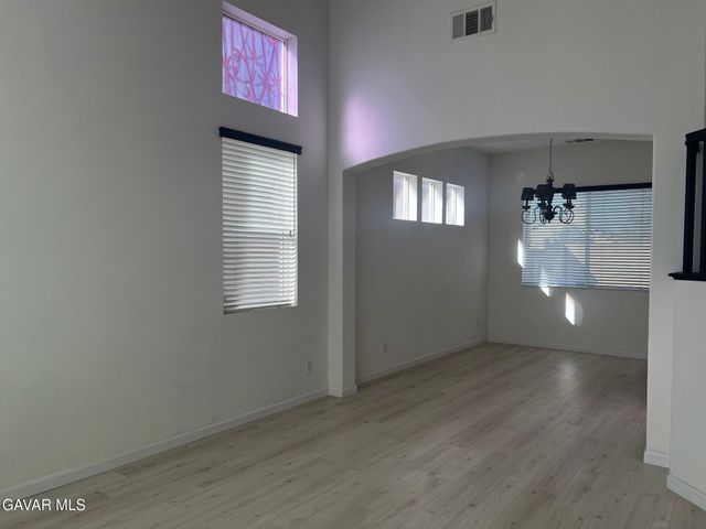 4111 Vahan Court, Lancaster, CA 93536