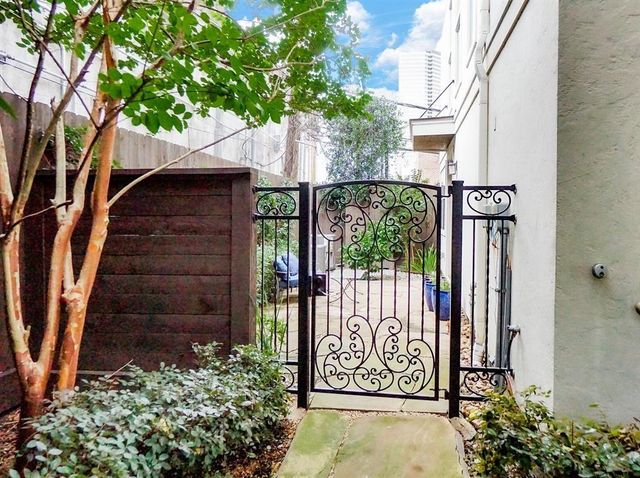 1108 Peveto Street C, Houston, TX 77019