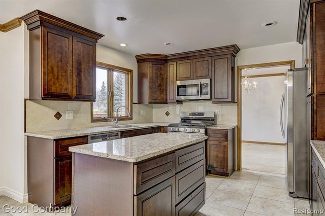 38092 Westchester Road, Sterling Heights, MI 48310